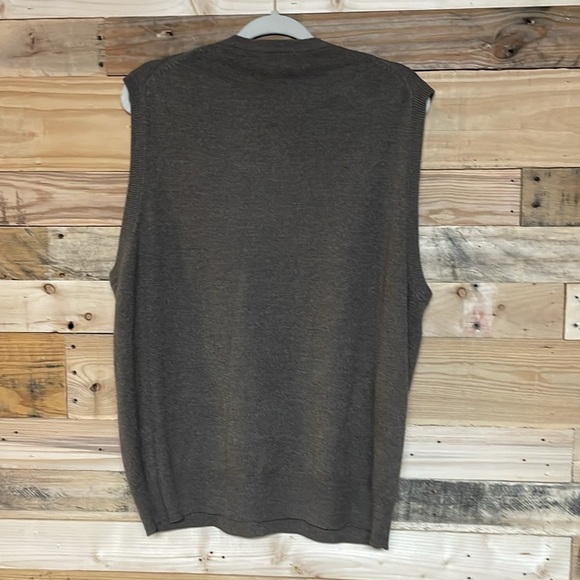 Dockers size XL brown v-neck acrylic sweater vest - Picture 6 of 6